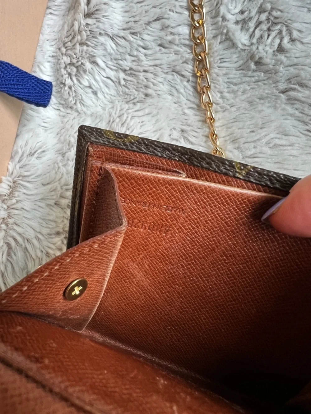 Louis Vuitton Brown Monogram Crossbody - Picture 8 of 9